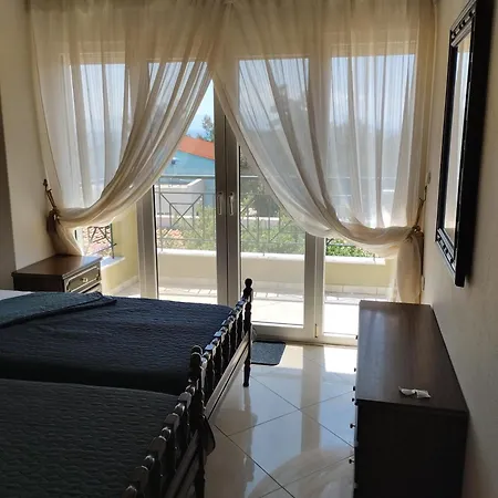 Strati's Place *